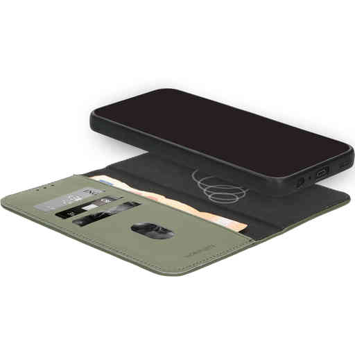 Mobiparts Leather 2 in 1 Wallet Case Apple iPhone 17 Green