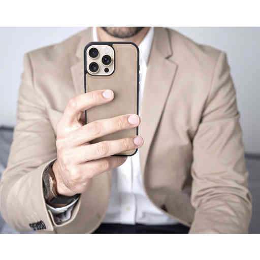 Mobiparts Classic  Backcover Apple iPhone 16 Moonstone Beige (MagSafe Compatible)