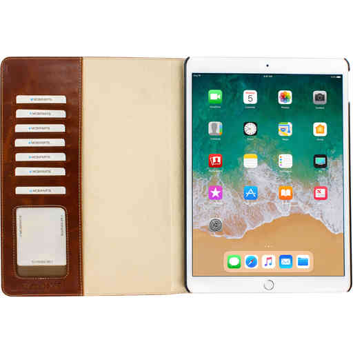 Mobiparts Excellent Tablet Case Apple iPad Air (2019) / Apple iPad Pro 10.5 inch (2017) Oaked Cognac